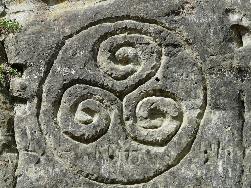 triskelion, steinzeichnung, rock